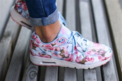 nike aire mai blumen muster|nike air max blau.